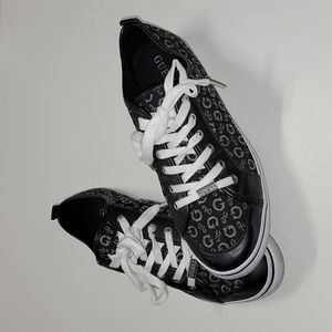 Guess Black & Grey Tennis Shoes Sneakers Trainers Sz 10